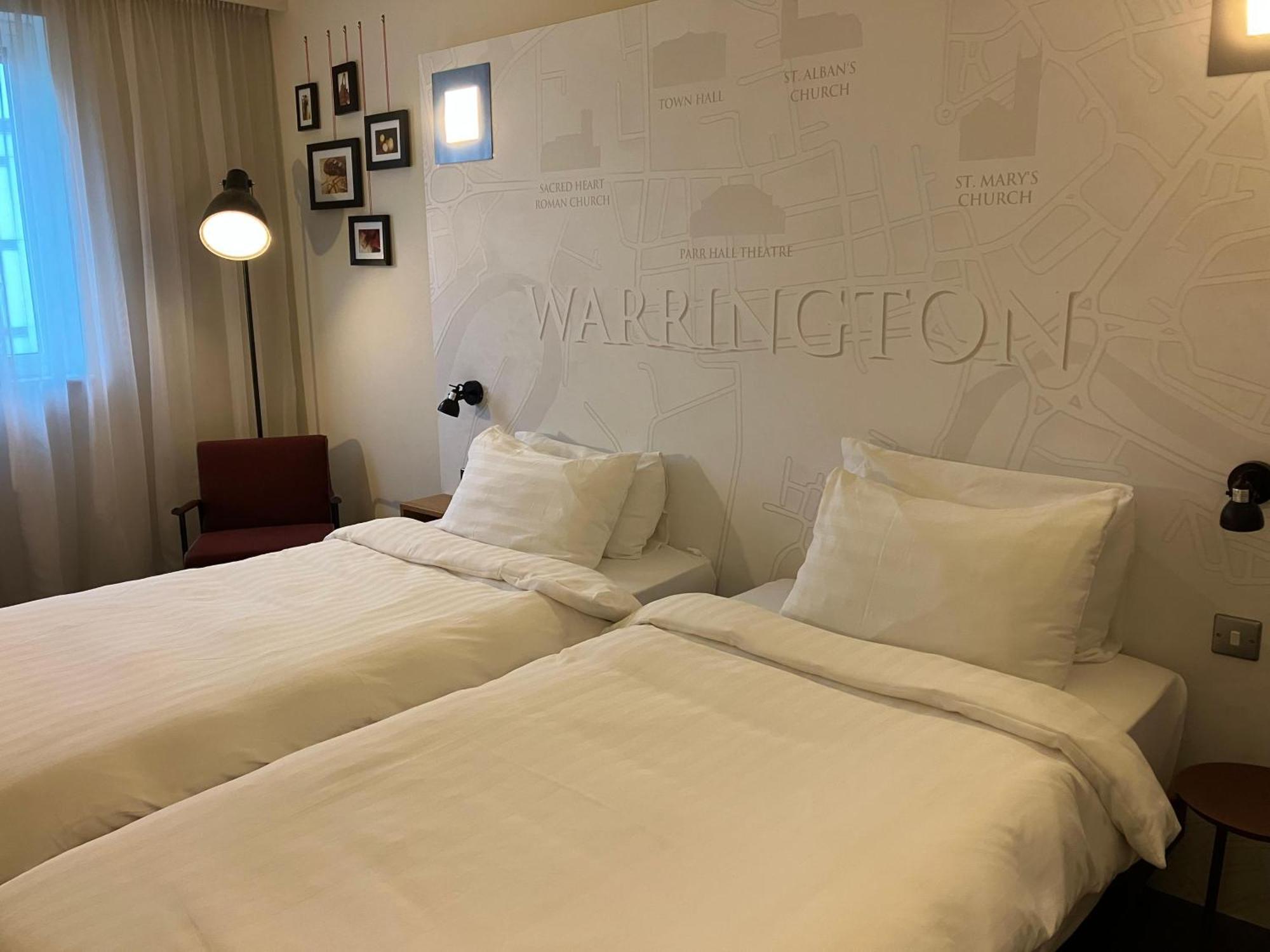 Pentahotel Уорингтън Екстериор снимка