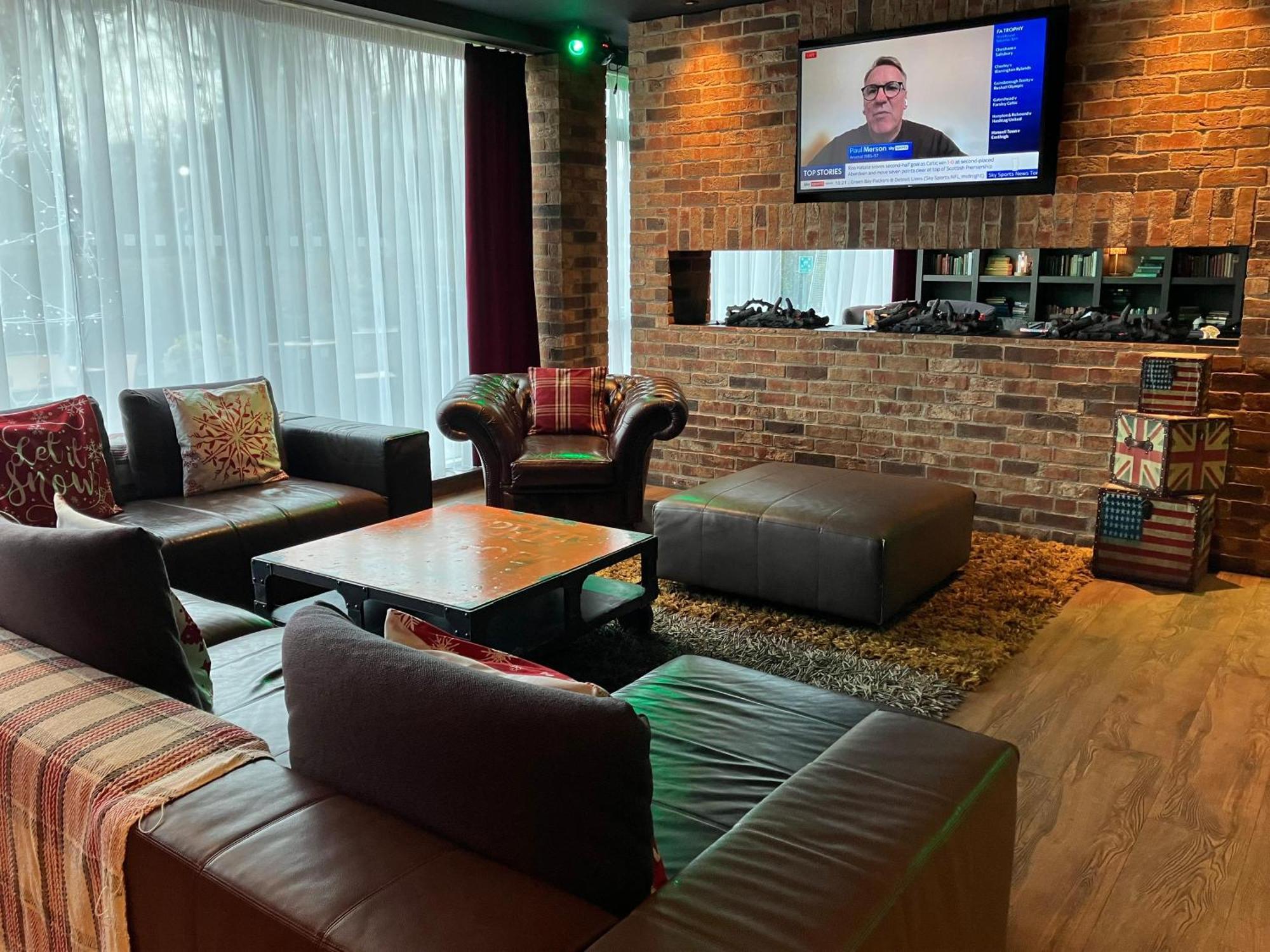 Pentahotel Уорингтън Екстериор снимка
